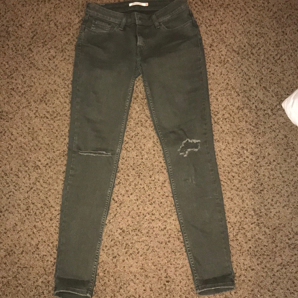 Women’s Levi skinny jeans